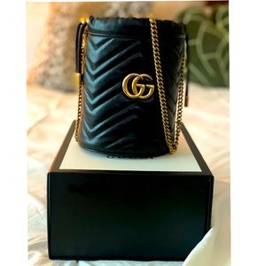Authentic Gucci GG Marmont mini bucket bag.